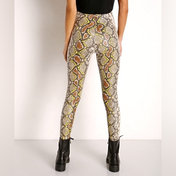 Commando Faux Leather Legging in Neon Snake NWT - Picture 3 of 6